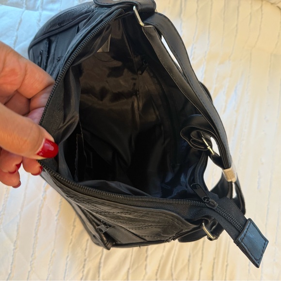 Black Leather Shoulder Bag - Picture 5 of 8